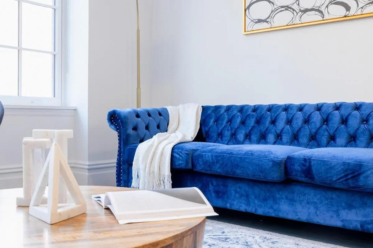 E10-2 Designer East Village Townhouse 1Br New York 0*,  United States