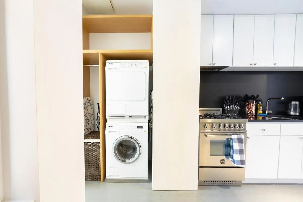 E10-2 Designer East Village Townhouse 1Br New York 0*,  United States