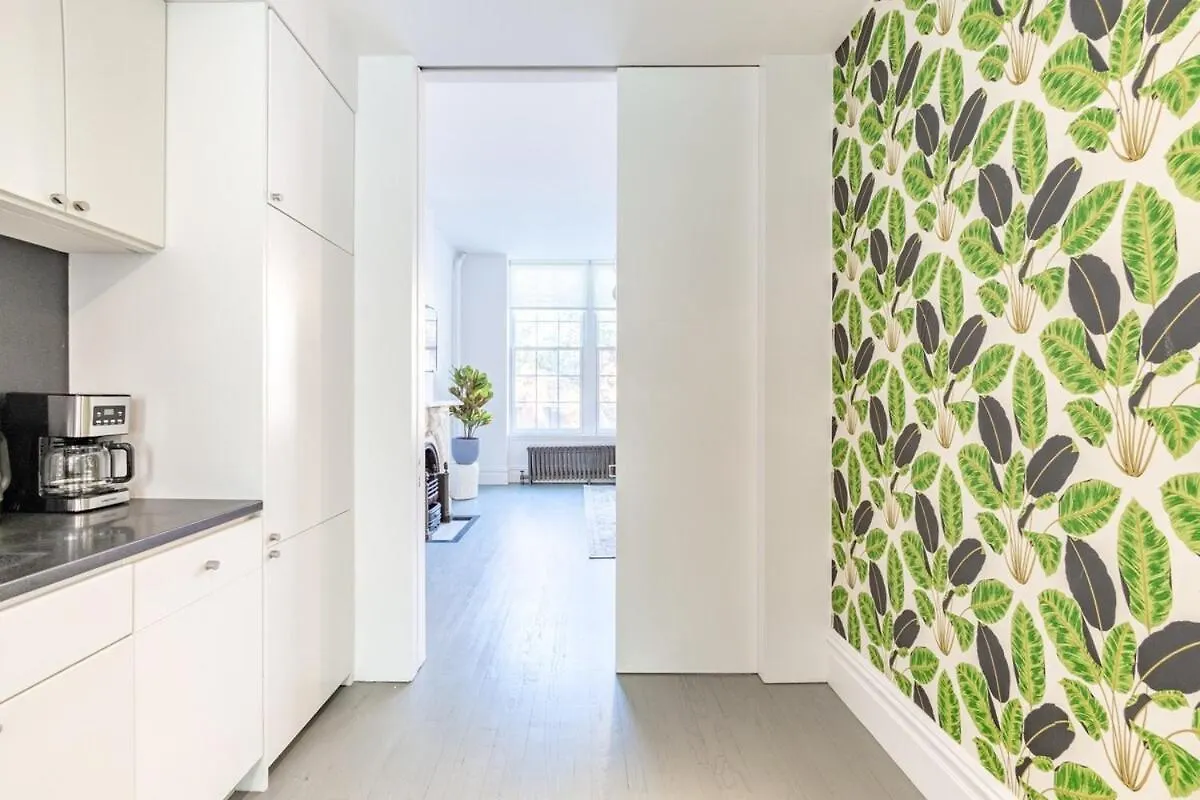 Apartment E10-2 Designer East Village Townhouse 1Br New York