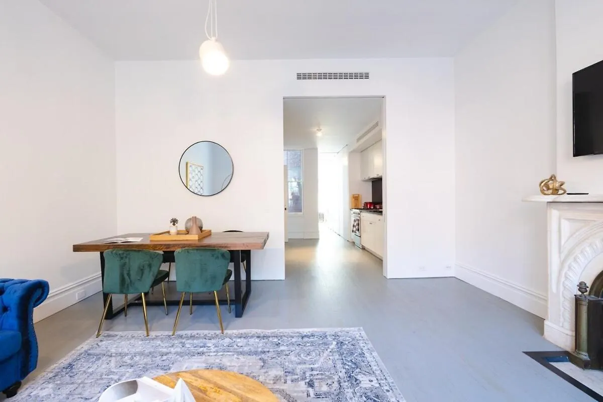 Apartment E10-2 Designer East Village Townhouse 1Br New York
