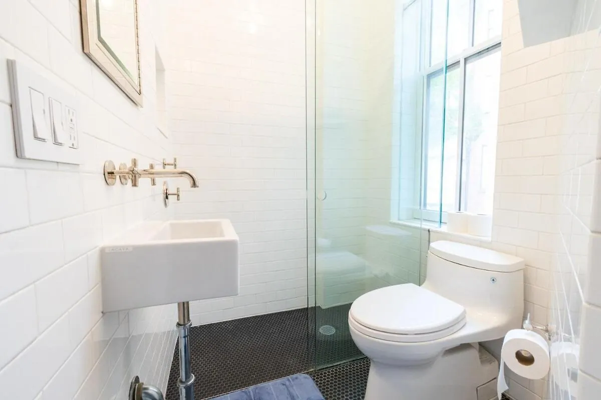 Apartment E10-2 Designer East Village Townhouse 1Br New York