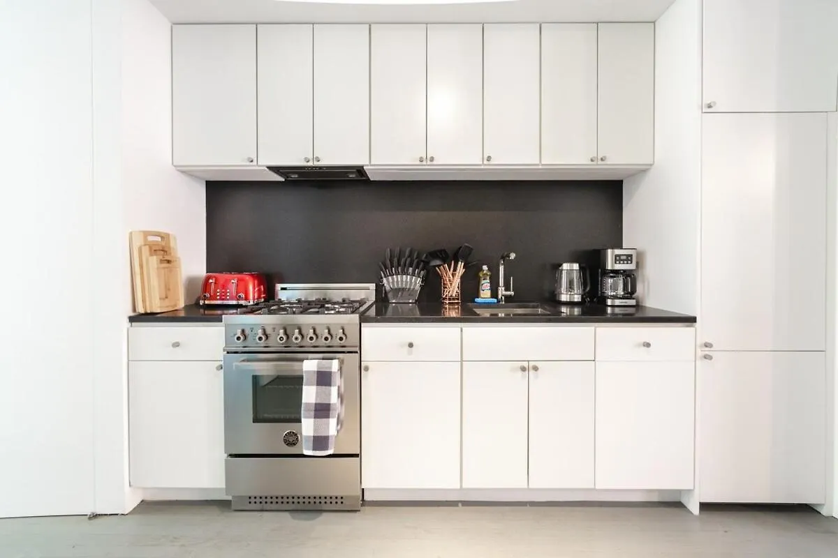 E10-2 Designer East Village Townhouse 1Br New York United States
