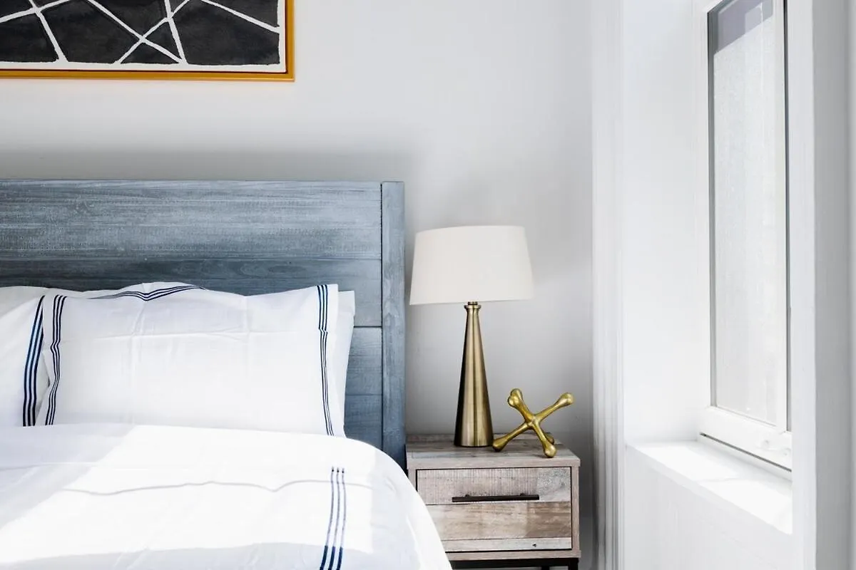 E10-2 Designer East Village Townhouse 1Br New York 0*,
