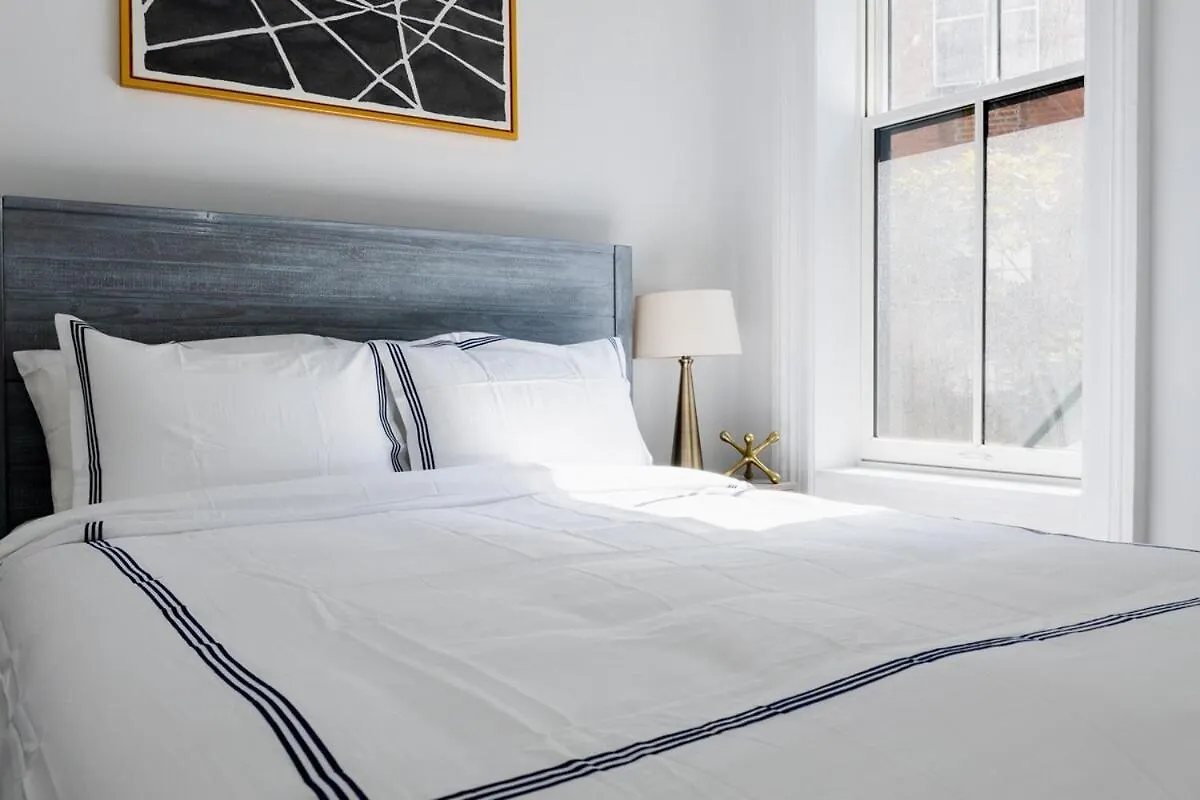 Apartment E10-2 Designer East Village Townhouse 1Br New York